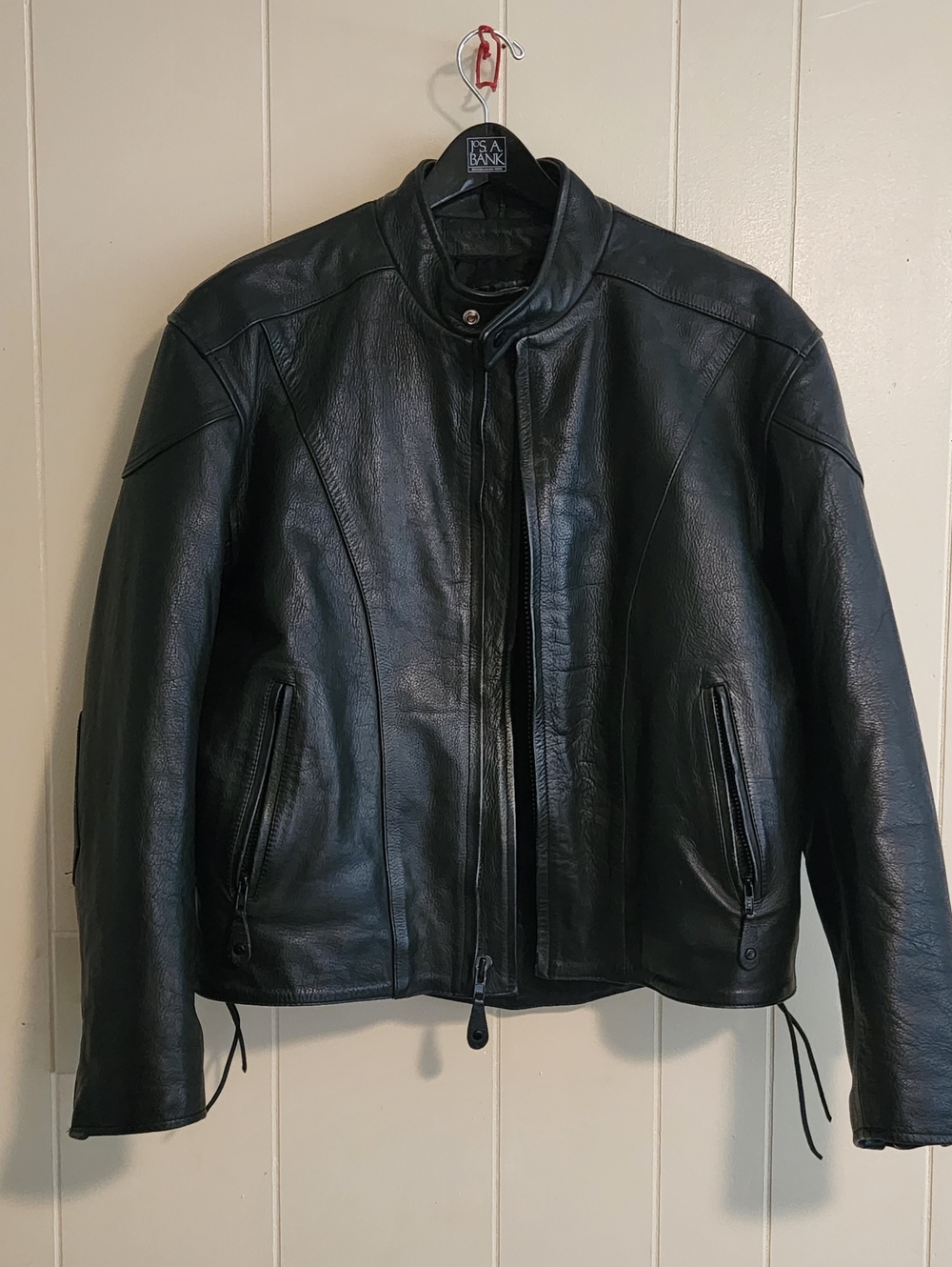 VTG River Road Black Leather Moto- Biker Jacket Men’s size 46 fits (XL).